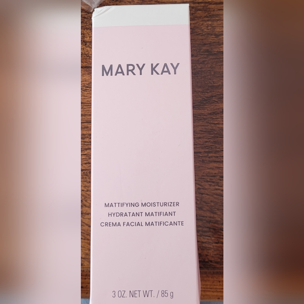 NIB. Mary Kay Mattifying Moisturizer. 3 Oz. Combination To Oily Skin.